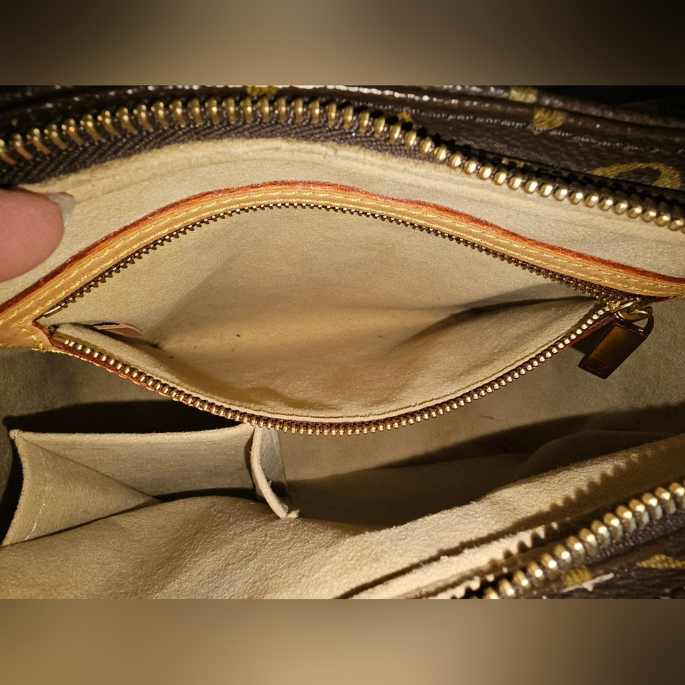 Authentic LOUIS VUITTON Monogram Looping MM Crossbody - Picture 10 of 13